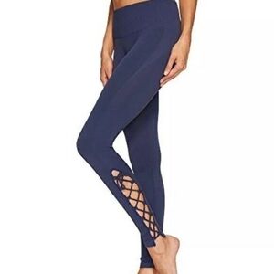 G24. Free People Movement On Tour Leggings in Navy - Size M/L
